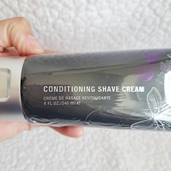 Women's Pure Romance 8oz Blooms en noir Shaving Cream - Picture 4 of 6